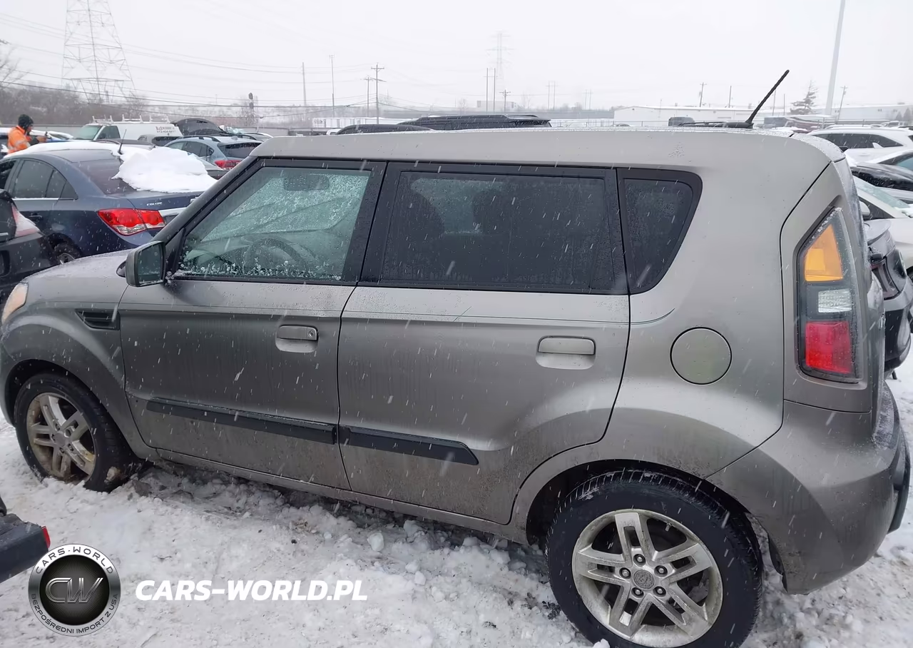 2010 Kia Soul + VIN:KNDJT2A26A7179810 - 13