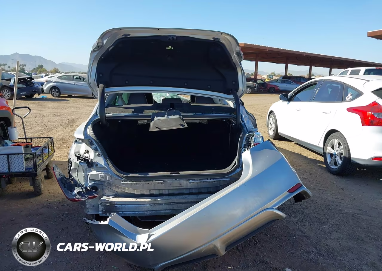 2020 Toyota Camry Se VIN:4T1G11AK3LU940366 - 15