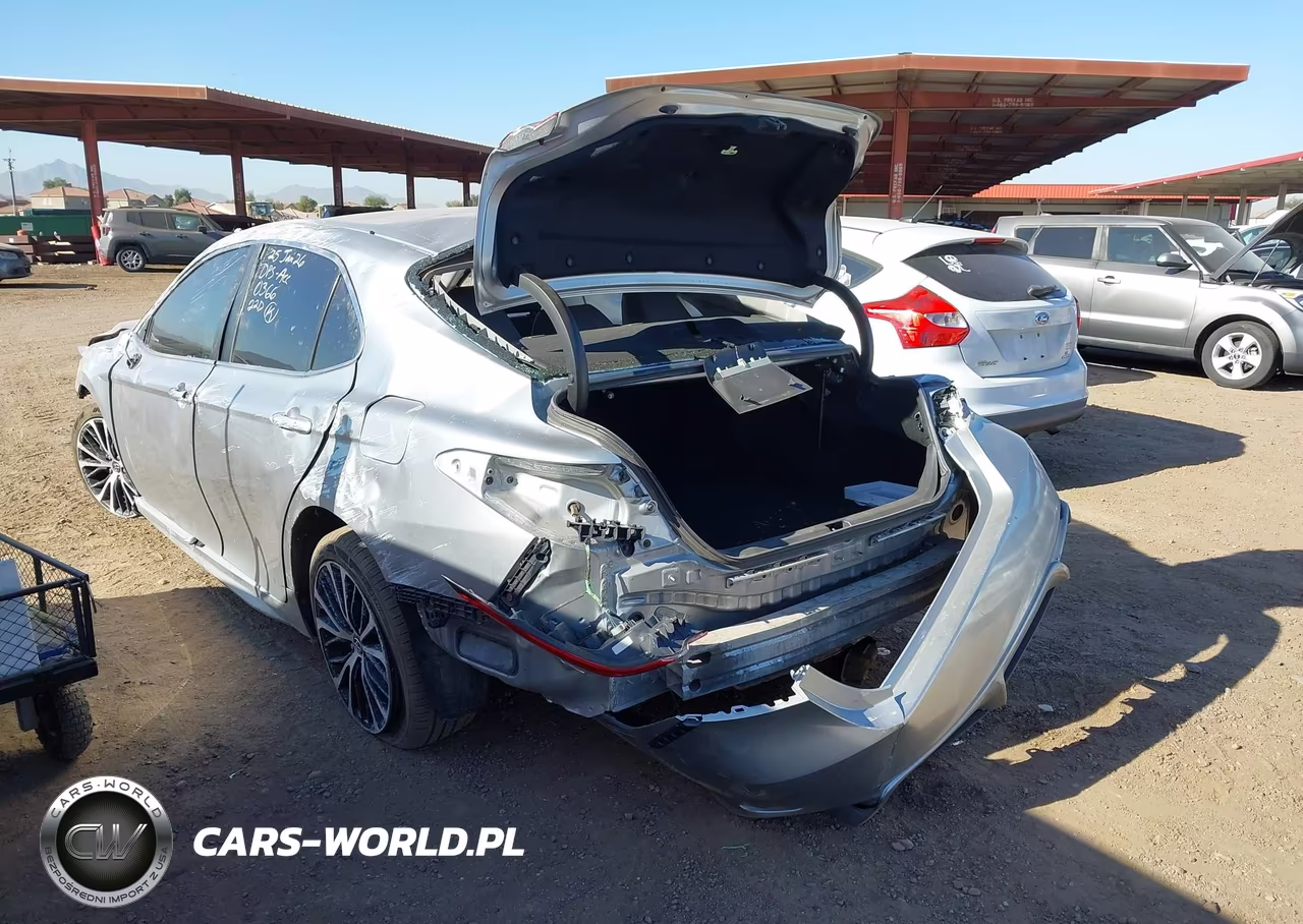 2020 Toyota Camry Se VIN:4T1G11AK3LU940366 - 3