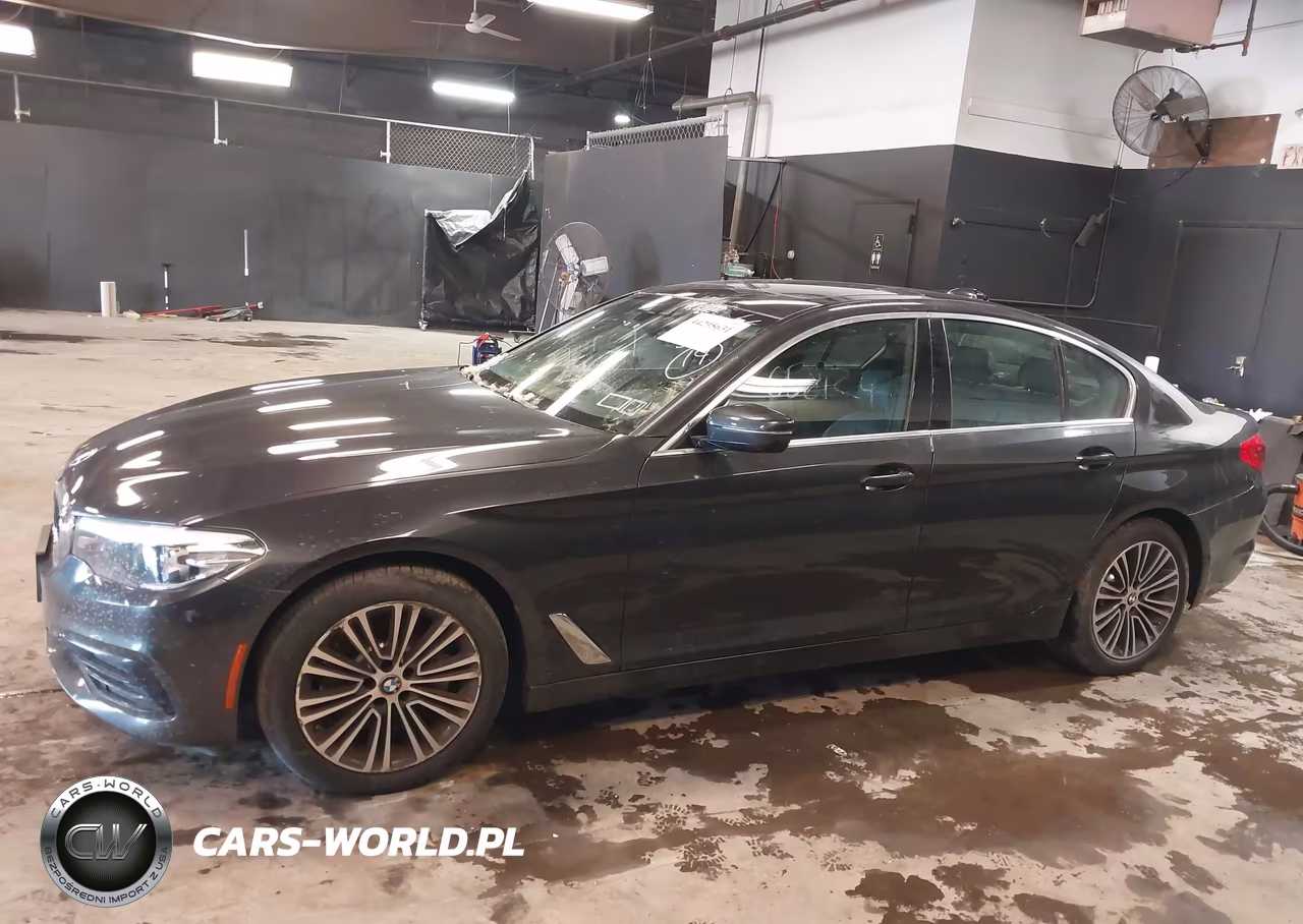 2019 BMW 530I xDrive VIN:WBAJA7C55KG909943 - 14