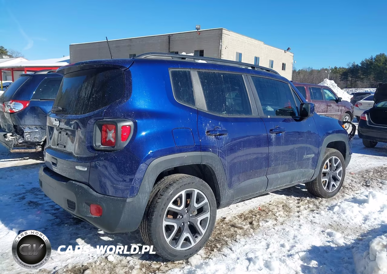 2018 Jeep Renegade Latitude 4X4 VIN:ZACCJBBB8JPJ15619 - 4