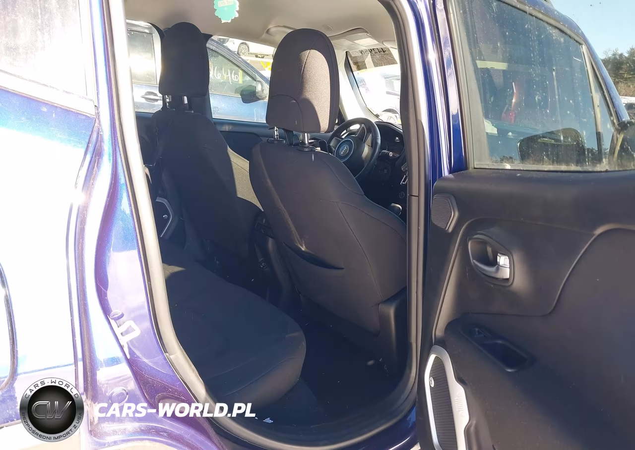 2018 Jeep Renegade Latitude 4X4 VIN:ZACCJBBB8JPJ15619 - 8