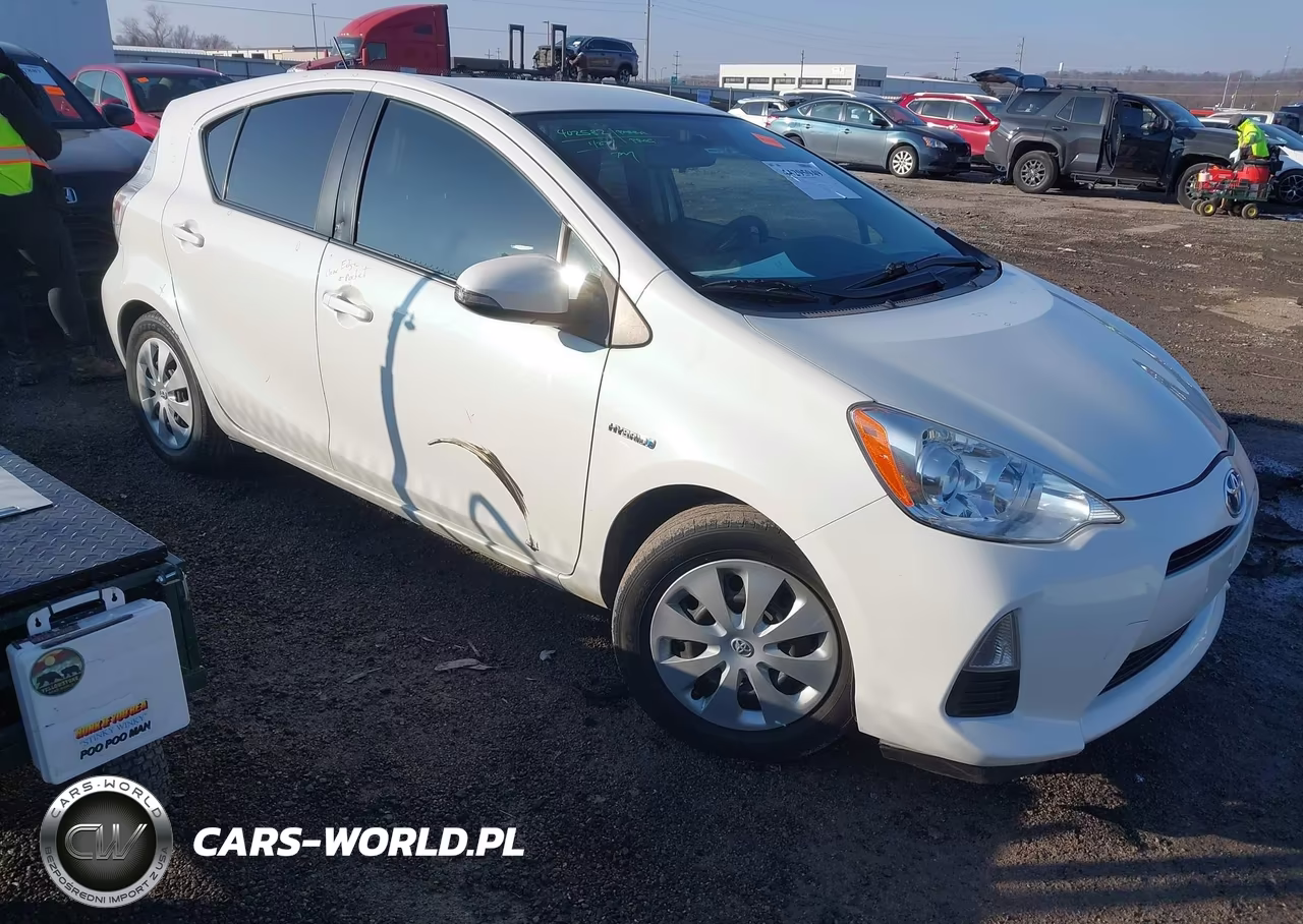 2013 Toyota Prius C Two – zdjęcie 1 z 13