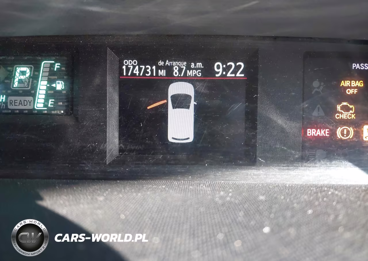 2013 Toyota Prius C Two VIN:JTDKDTB30D1556010 - 13