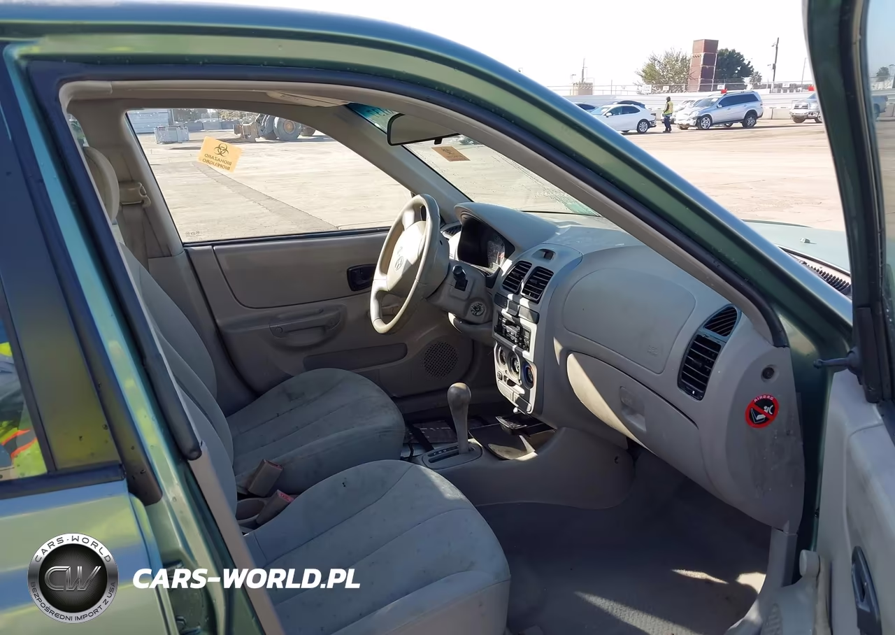 2005 Hyundai Accent Gls VIN:KMHCG45C65U605896 - 5