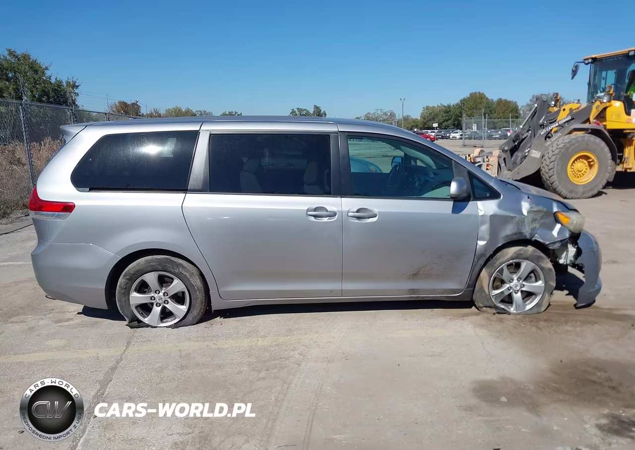 2012 Toyota Sienna Le 8 Passenger VIN:5TDKA3DC4CS015095 - 13