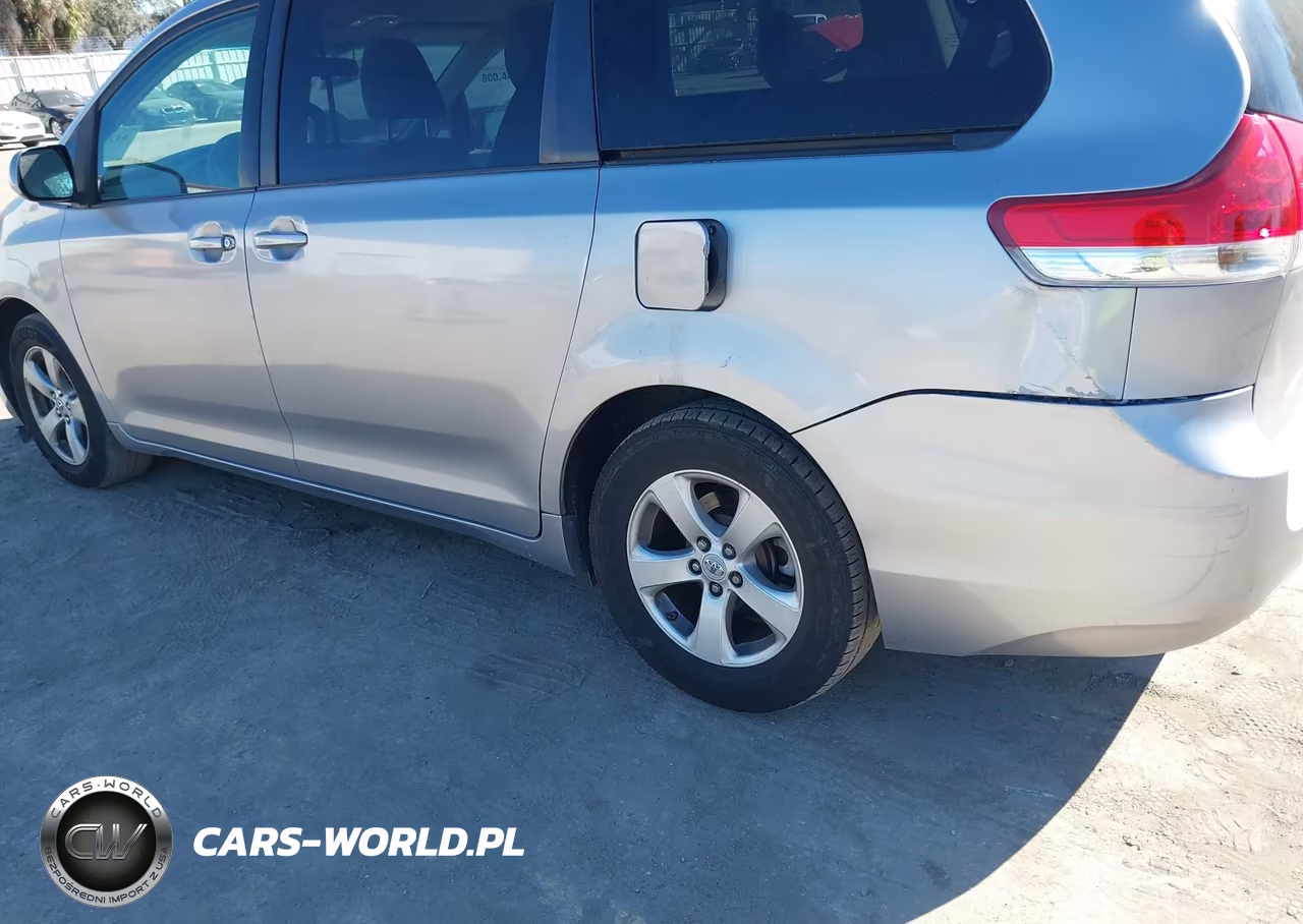 2012 Toyota Sienna Le 8 Passenger VIN:5TDKA3DC4CS015095 - 17