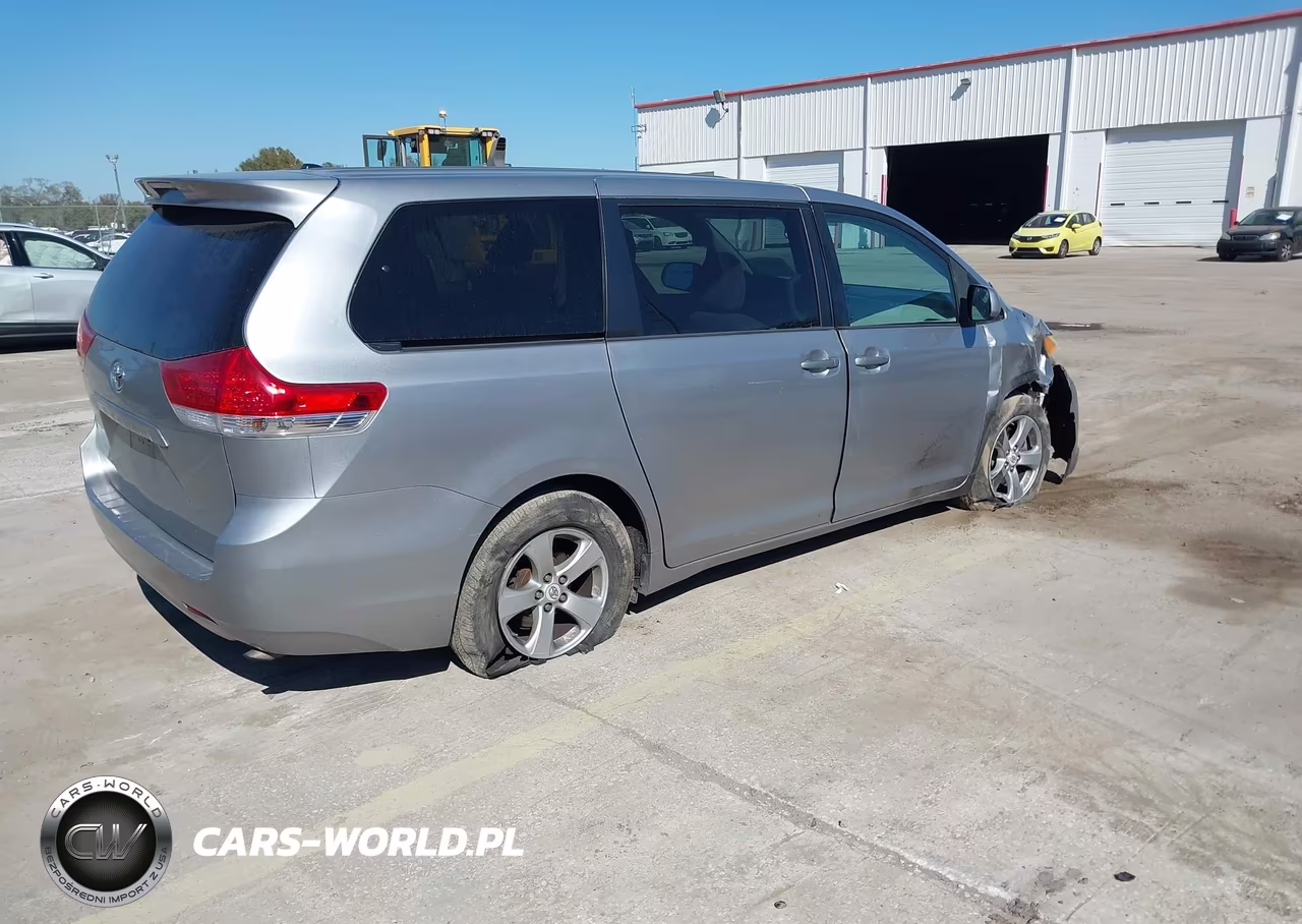 2012 Toyota Sienna Le 8 Passenger VIN:5TDKA3DC4CS015095 - 4