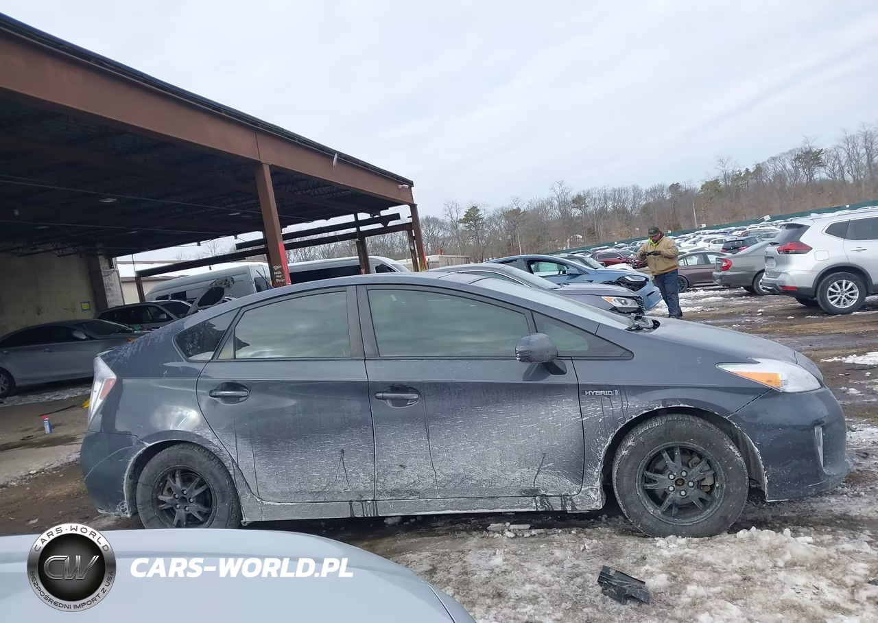 2014 Toyota Prius Three VIN:JTDKN3DU2E1765429 - 13
