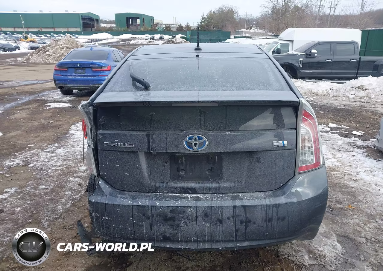 2014 Toyota Prius Three VIN:JTDKN3DU2E1765429 - 16