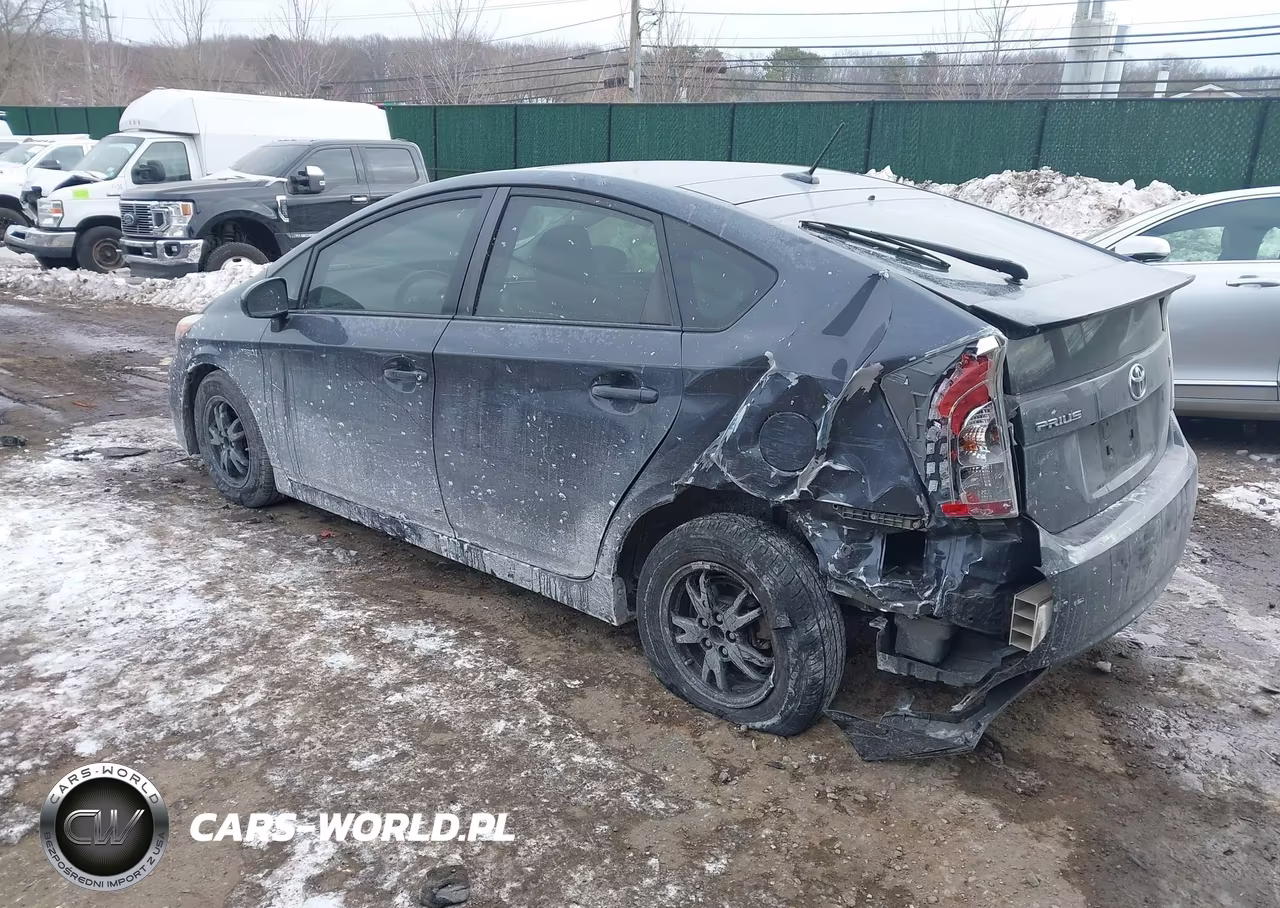 2014 Toyota Prius Three VIN:JTDKN3DU2E1765429 - 3