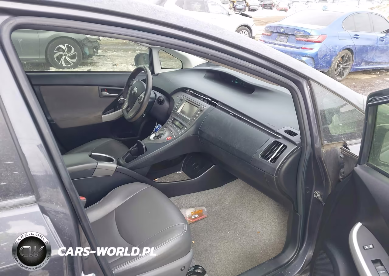 2014 Toyota Prius Three VIN:JTDKN3DU2E1765429 - 5
