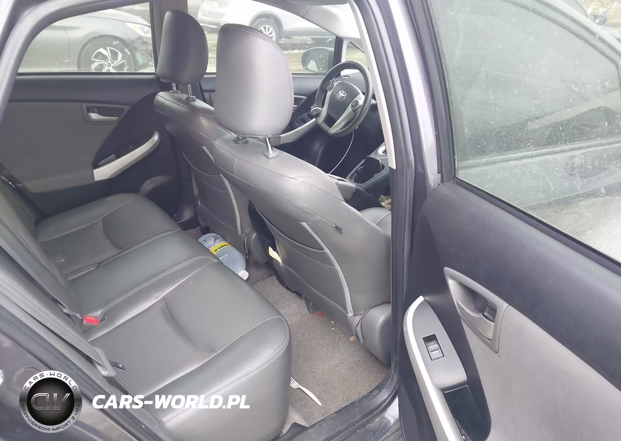 2014 Toyota Prius Three VIN:JTDKN3DU2E1765429 - 8