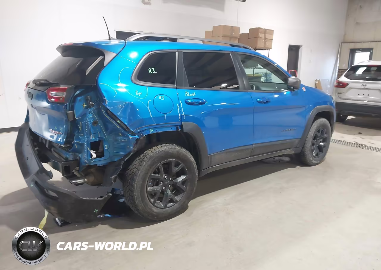2018 Jeep Cherokee Trailhawk 4X4 VIN:1C4PJMBX1JD581631 - 4