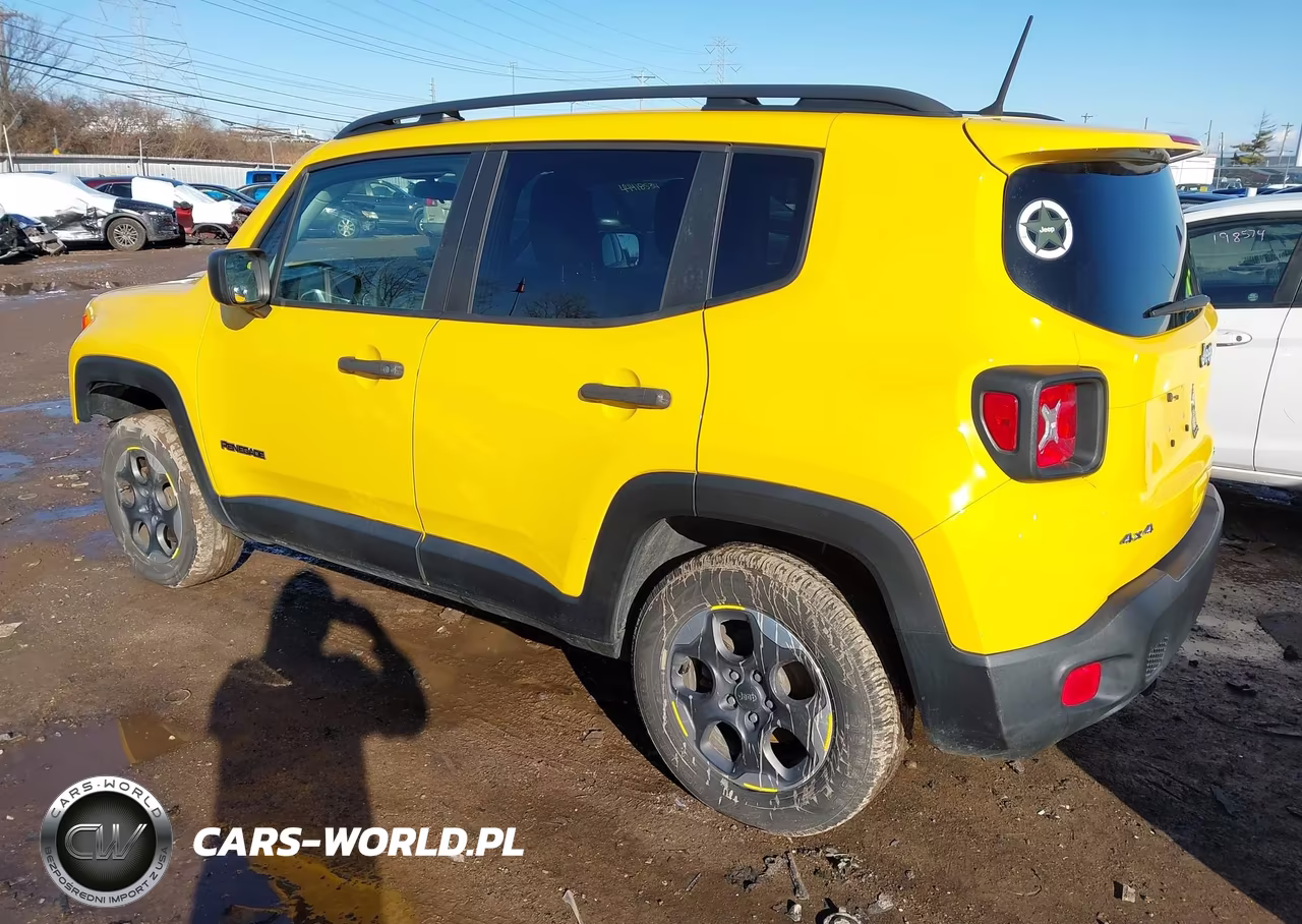 2018 Jeep Renegade Sport 4X4 VIN:ZACCJBAB4JPH44685 - 3