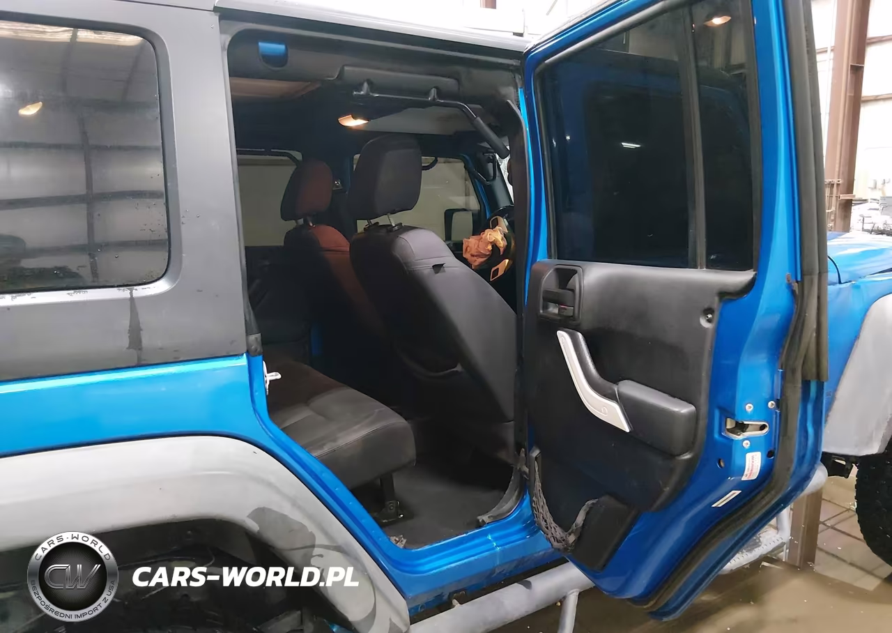 2014 Jeep Wrangler Unlimited Sport VIN:1C4HJWDG8EL200141 - 8