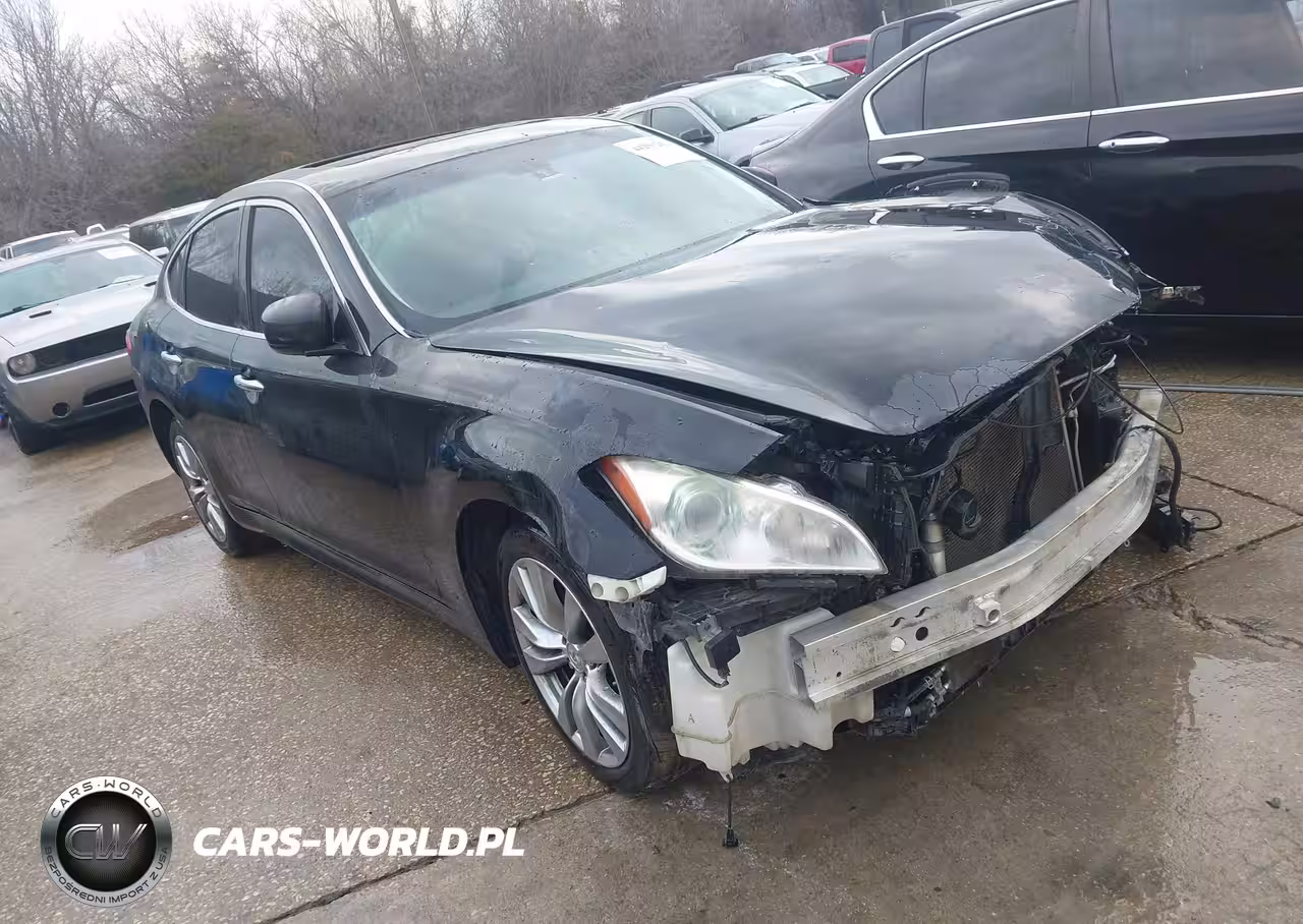 2013 Infiniti M37