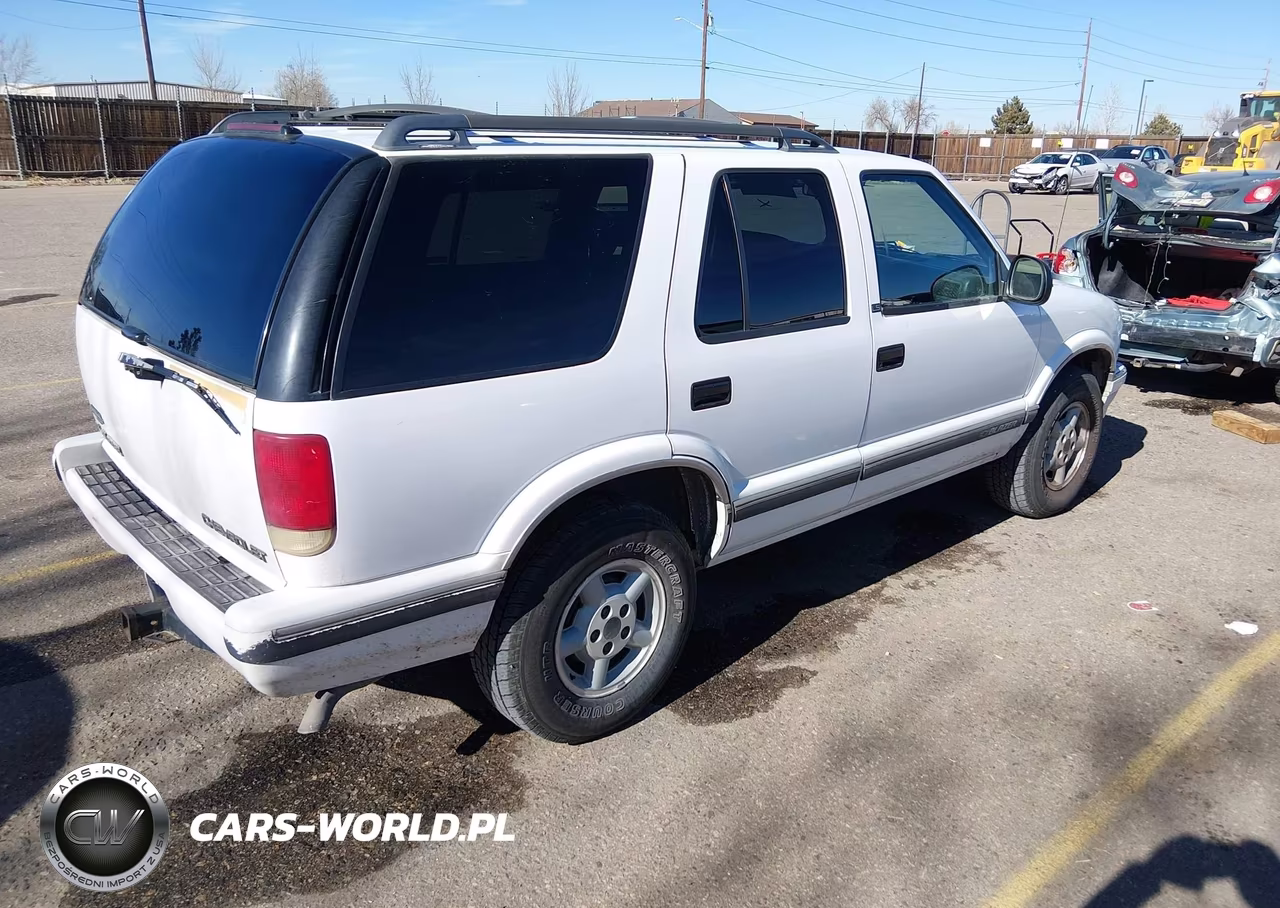 1997 Chevrolet Blazer Ls VIN:1GNDT13WXVK136735 - 4