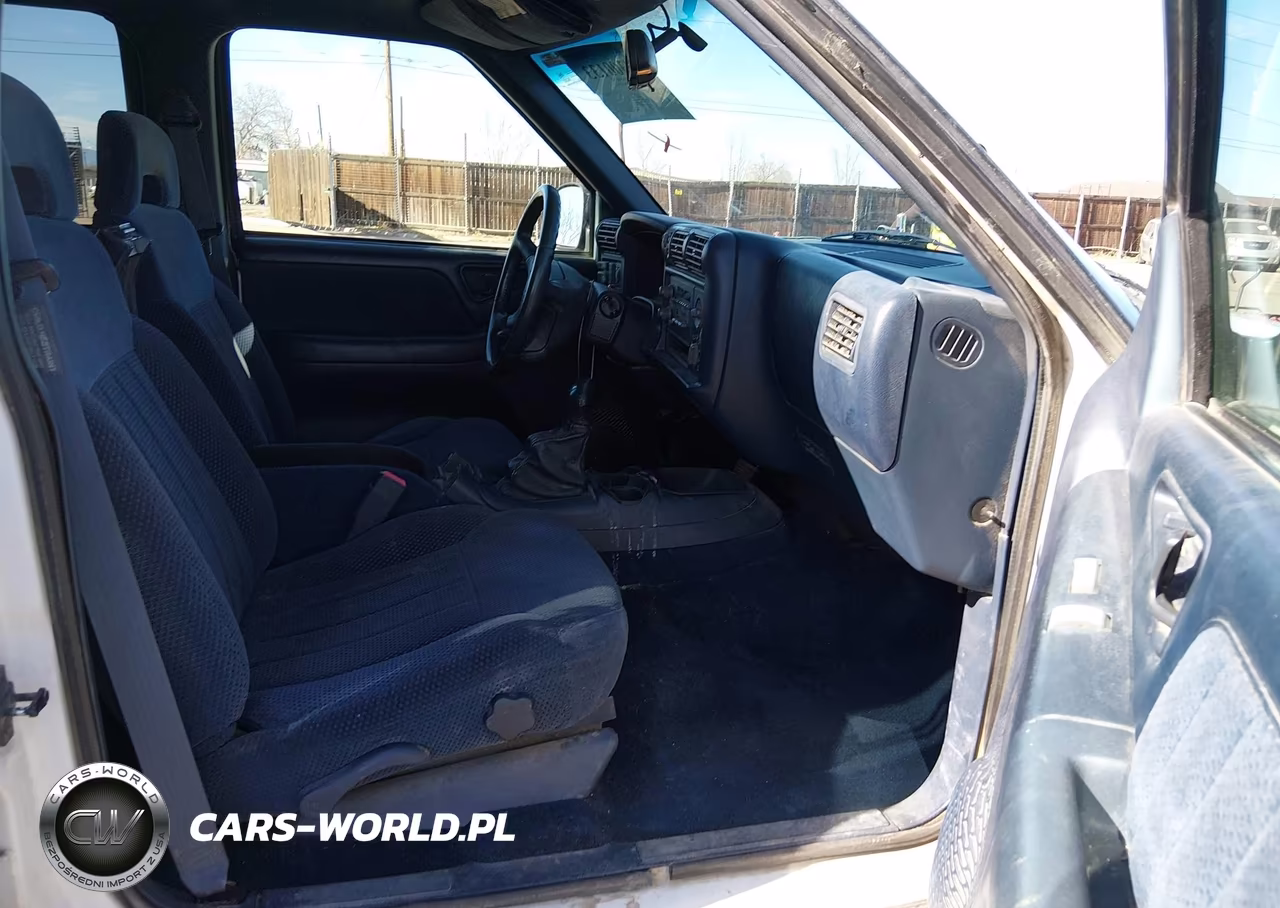1997 Chevrolet Blazer Ls VIN:1GNDT13WXVK136735 - 5