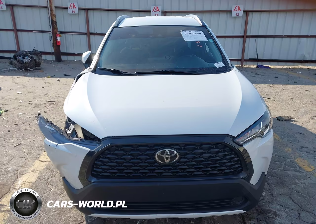 2022 Toyota Corolla Cross Le VIN:7MUCAAAGXNV032587 - 11