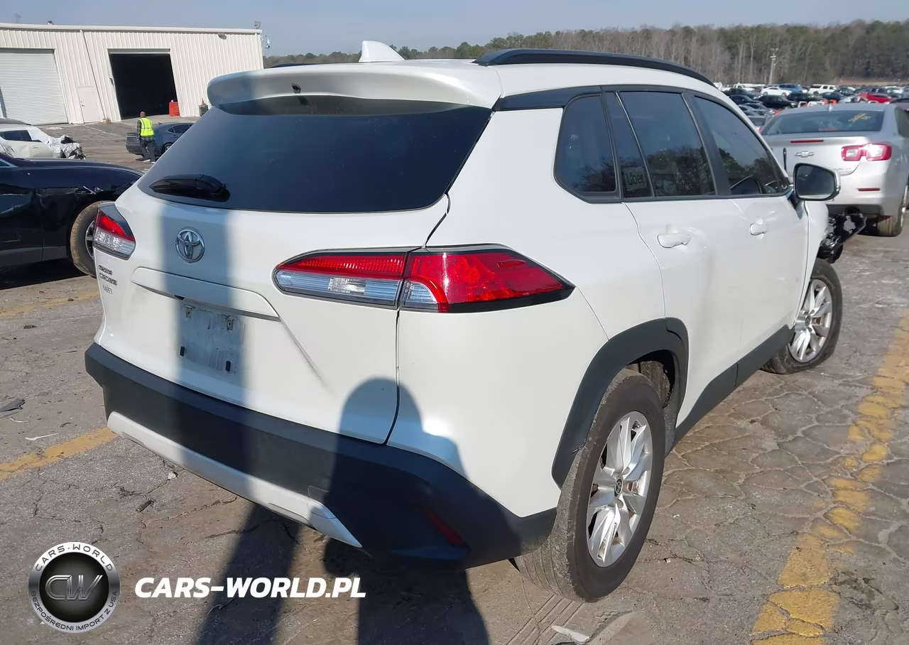 2022 Toyota Corolla Cross Le VIN:7MUCAAAGXNV032587 - 4