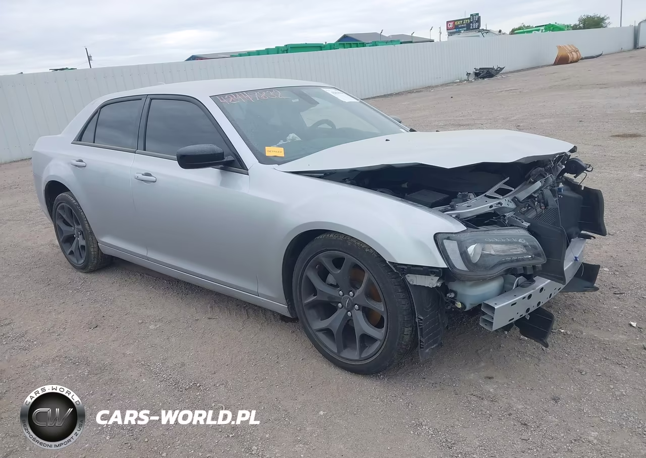 2023 Chrysler 300 Touring – zdjęcie 1 z 17