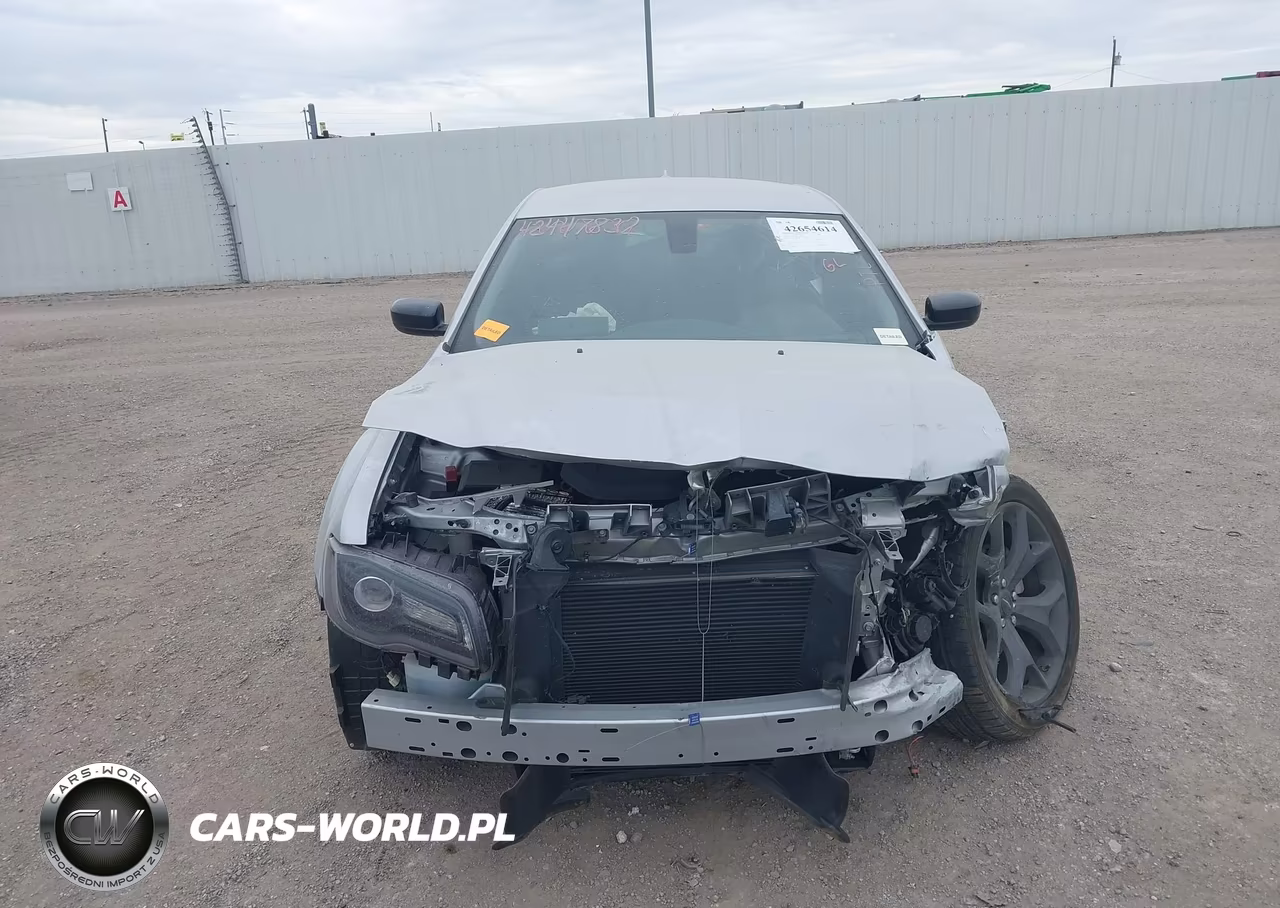 2023 Chrysler 300 Touring VIN:2C3CCAAG6PH537925 - 13