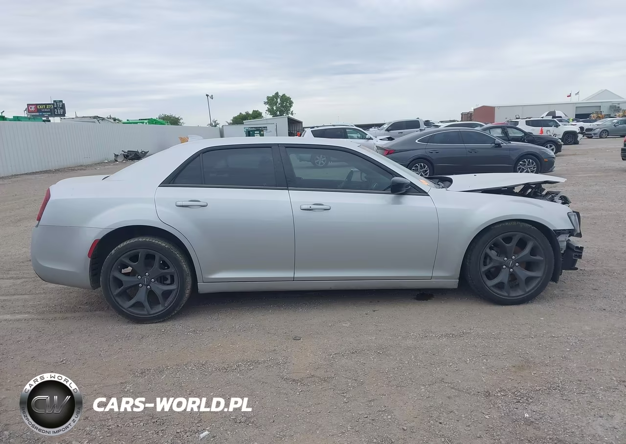 2023 Chrysler 300 Touring VIN:2C3CCAAG6PH537925 - 14