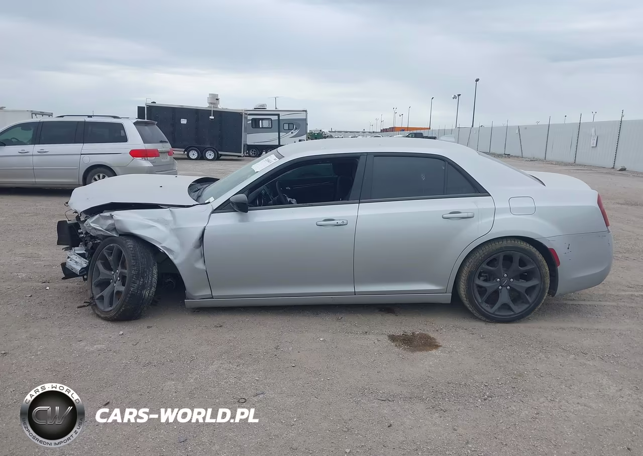 2023 Chrysler 300 Touring VIN:2C3CCAAG6PH537925 - 15