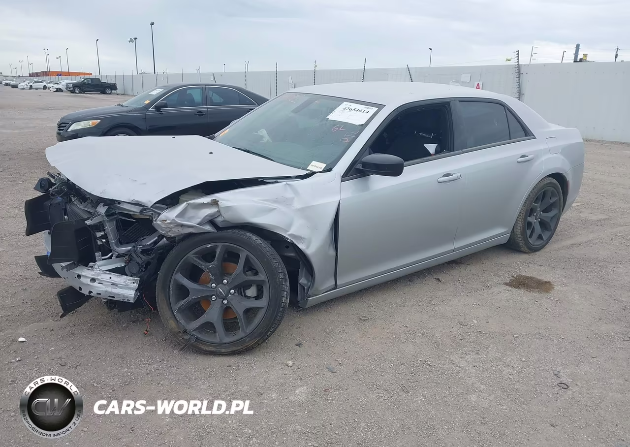 2023 Chrysler 300 Touring VIN:2C3CCAAG6PH537925 - 2