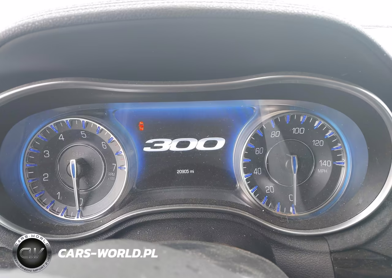 2023 Chrysler 300 Touring VIN:2C3CCAAG6PH537925 - 7
