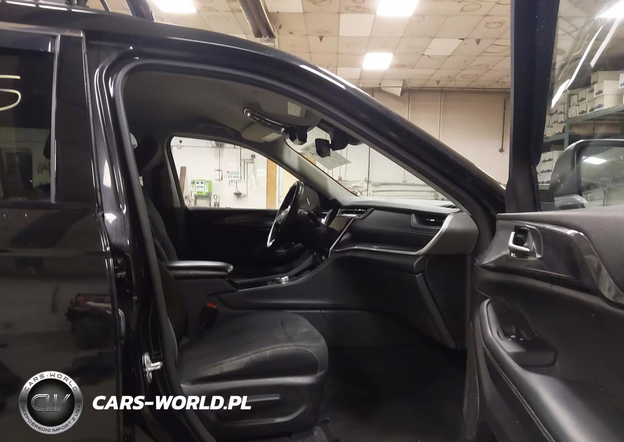 2021 Jeep Grand Cherokee L Laredo 4X4 VIN:1C4RJKAG0M8201061 - 5