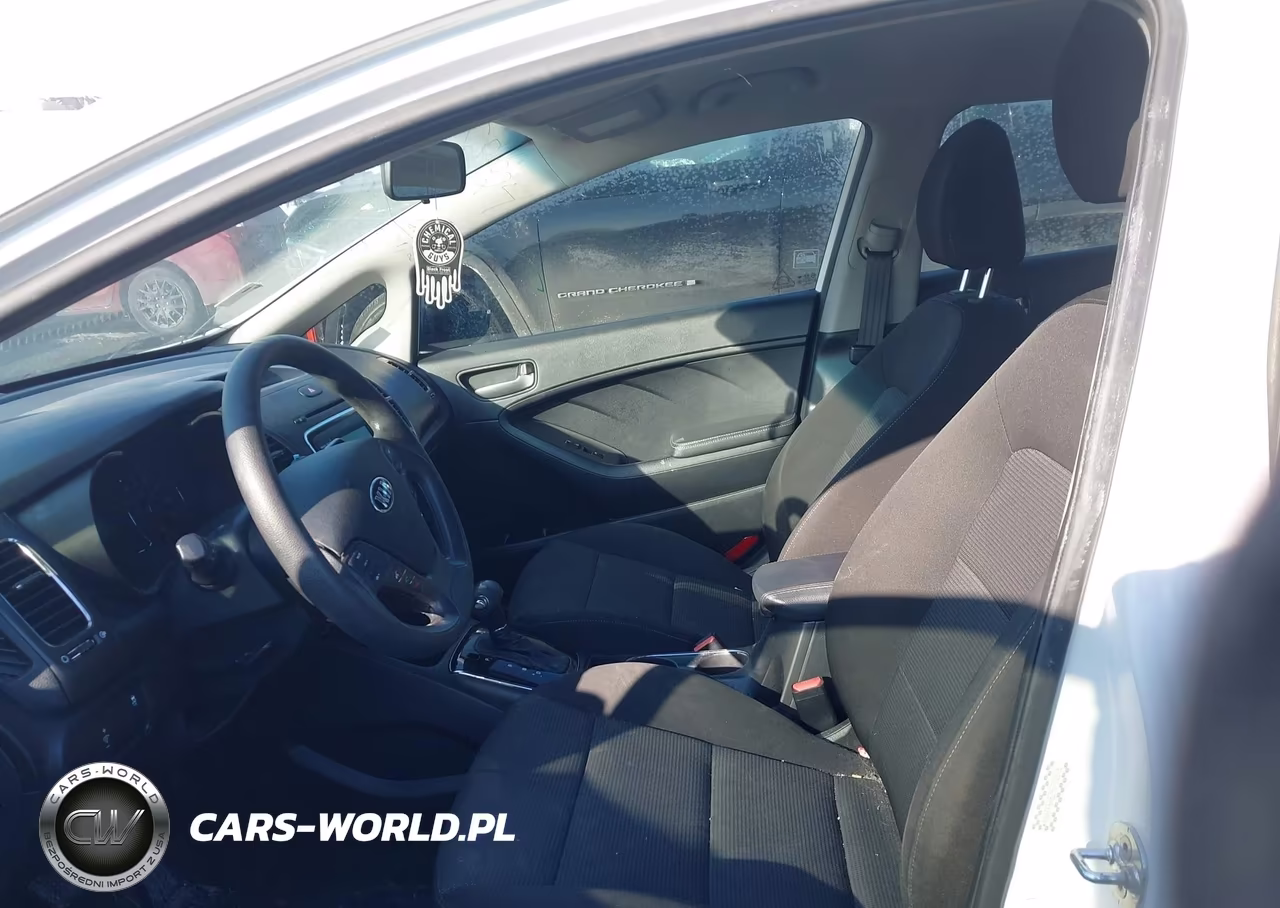 2017 Kia Forte Lx VIN:KNAFK5A82H5702516 - 5