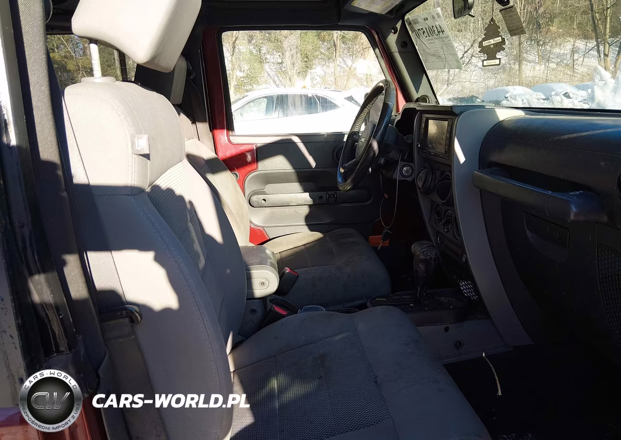 2009 Jeep Wrangler Rubicon VIN:1J4GA64139L727270 - 5
