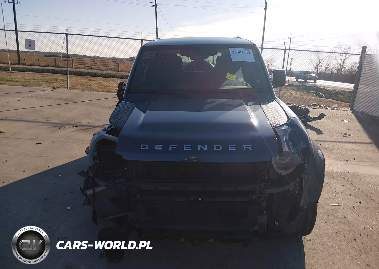 2025 Land Rover Defender 110 P300 VIN:SALEJ7EX4S2448971 - 12