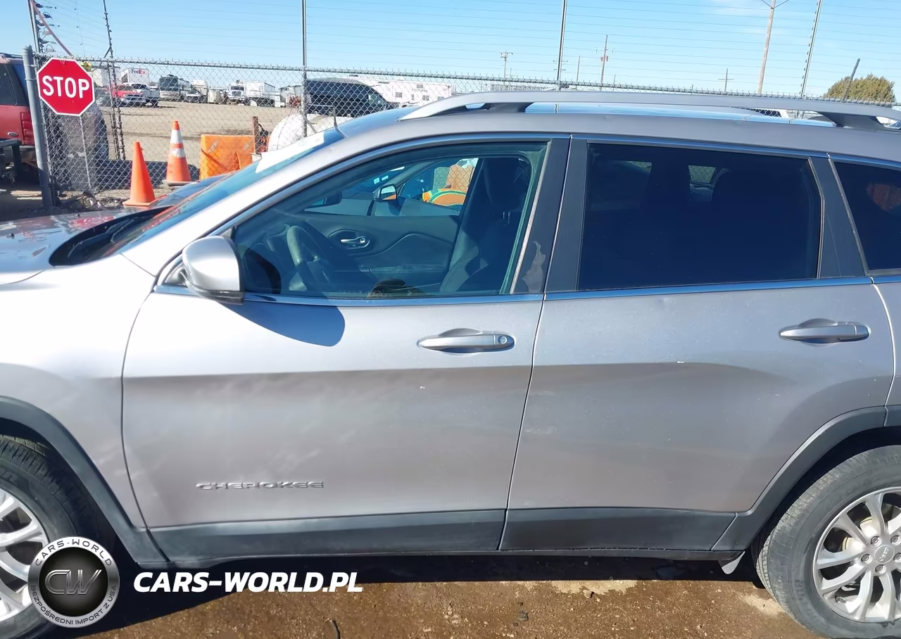 2019 Jeep Cherokee Latitude Fwd VIN:1C4PJLCBXKD341007 - 14