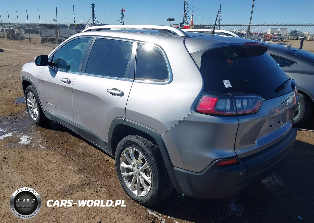 2019 Jeep Cherokee Latitude Fwd VIN:1C4PJLCBXKD341007 - 3