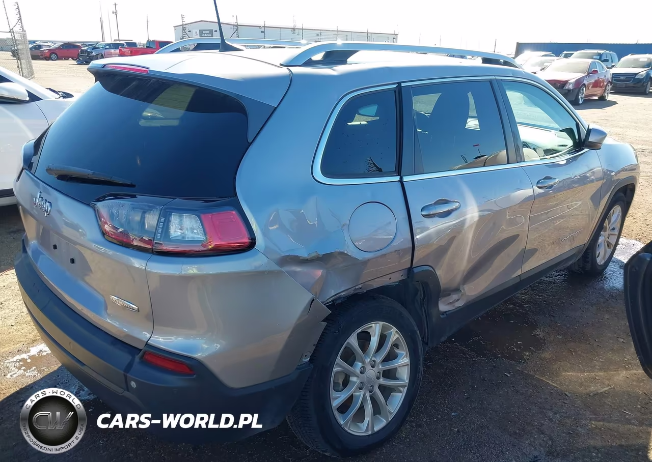 2019 Jeep Cherokee Latitude Fwd VIN:1C4PJLCBXKD341007 - 4