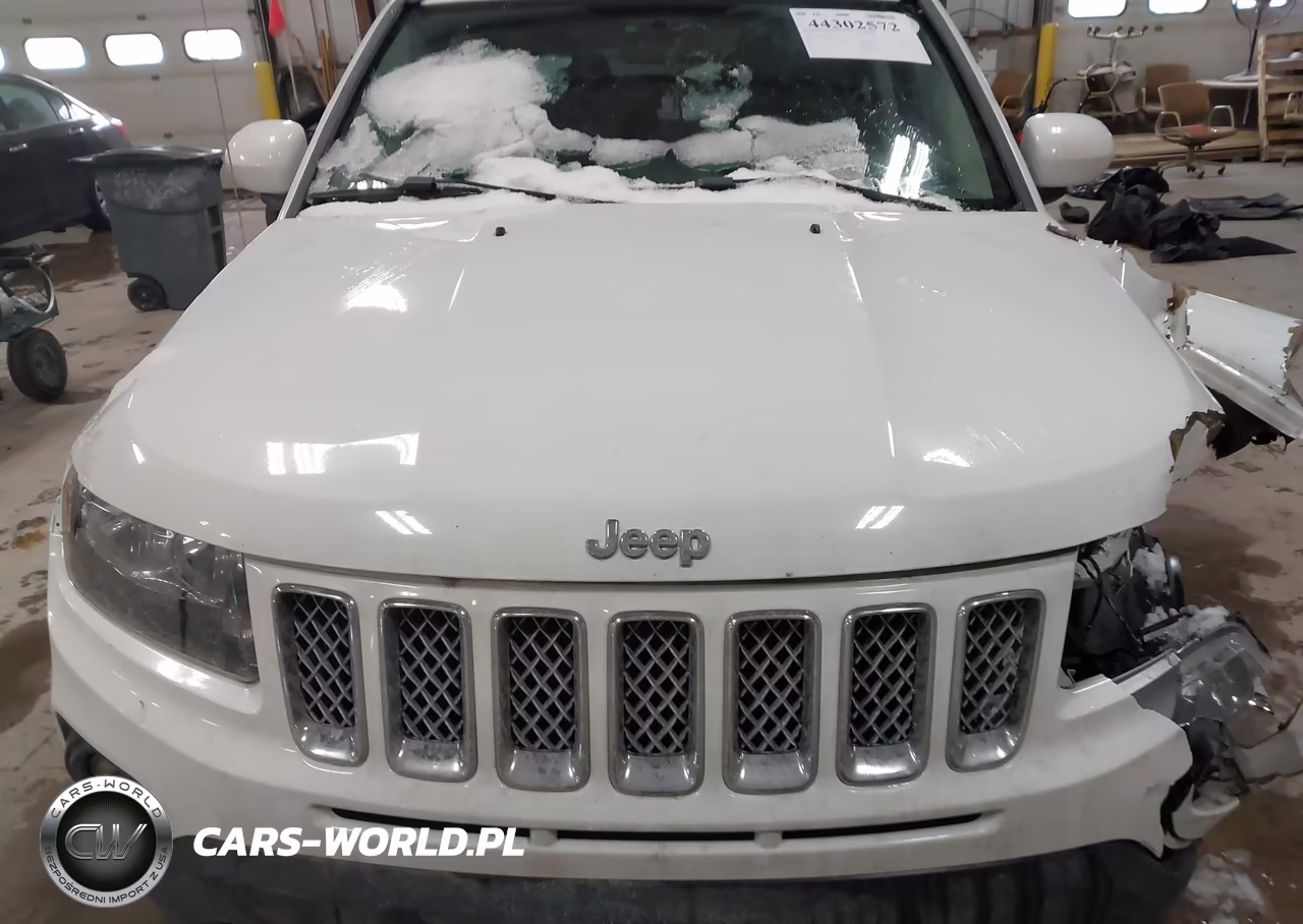 2015 Jeep Compass Latitude VIN:1C4NJCEB3FD367832 - 12