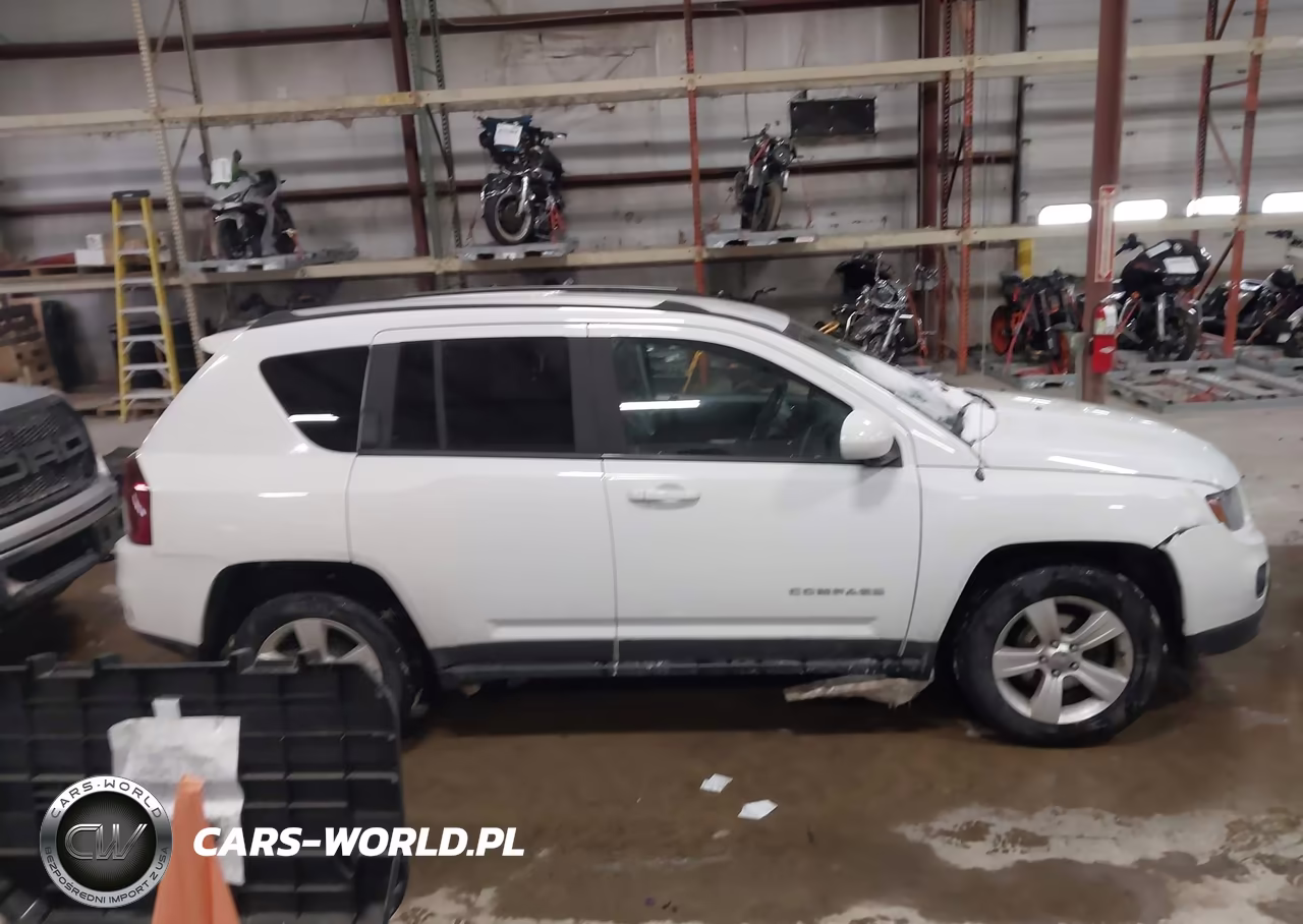 2015 Jeep Compass Latitude VIN:1C4NJCEB3FD367832 - 13