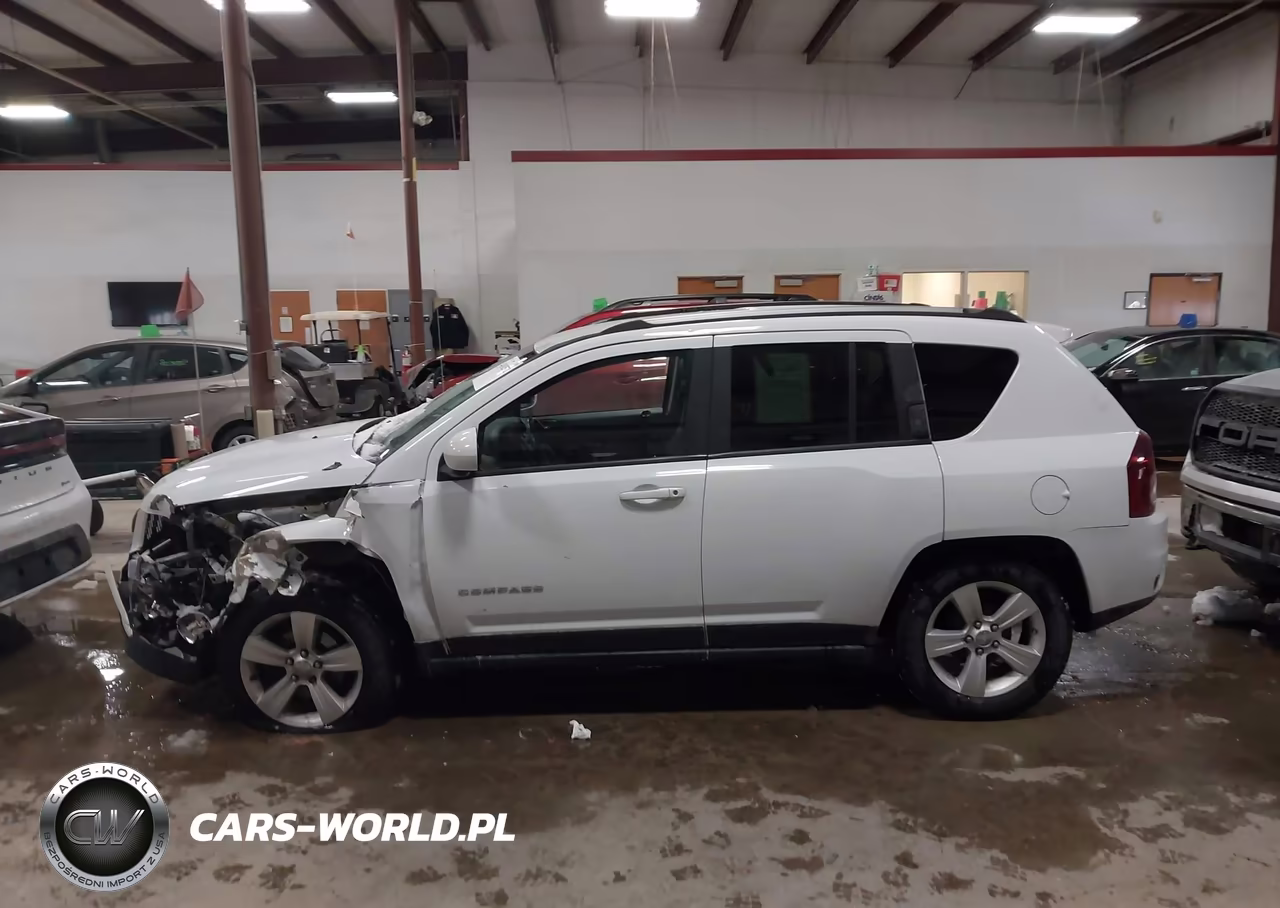 2015 Jeep Compass Latitude VIN:1C4NJCEB3FD367832 - 14