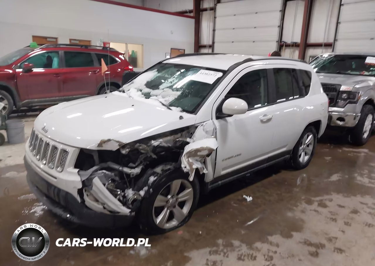 2015 Jeep Compass Latitude VIN:1C4NJCEB3FD367832 - 2
