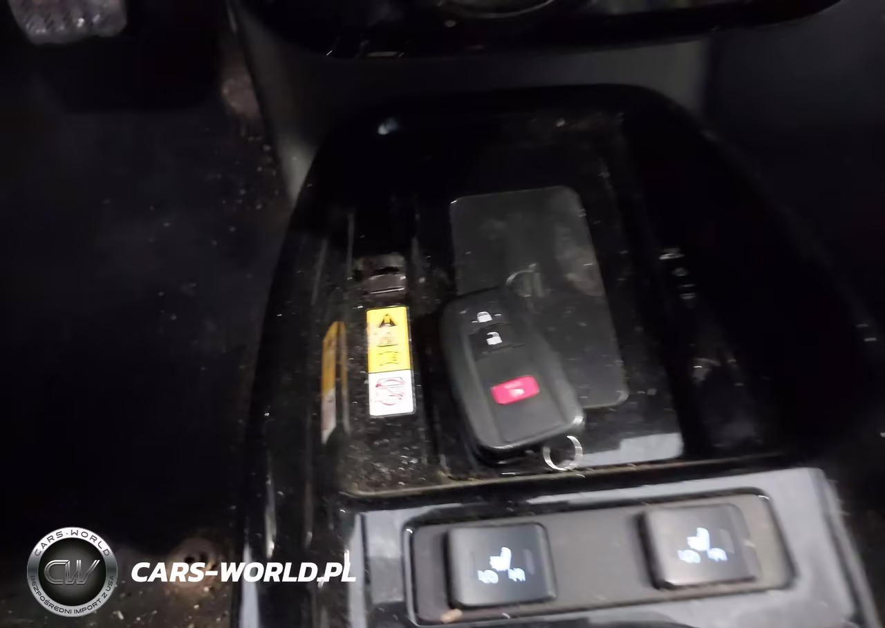 2019 Toyota Prius Xle VIN:JTDL9RFUXK3002762 - 11