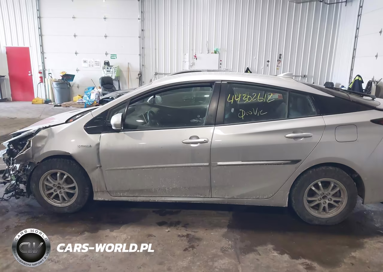 2019 Toyota Prius Xle VIN:JTDL9RFUXK3002762 - 14