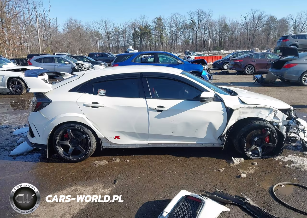 2018 Honda Civic Type R Touring VIN:SHHFK8G75JU204493 - 13