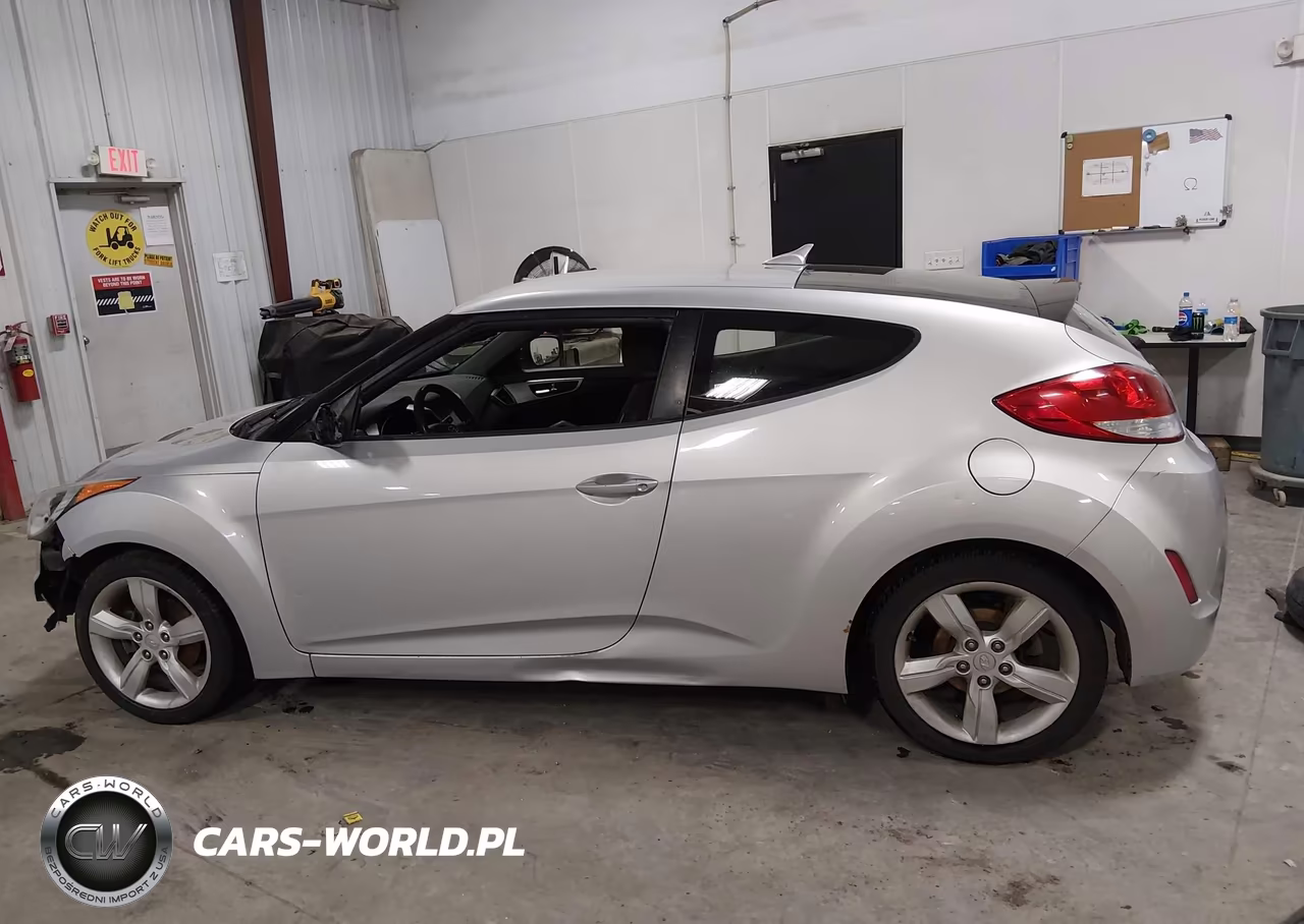 2014 Hyundai Veloster Base W-Black VIN:KMHTC6AD0EU200266 - 14