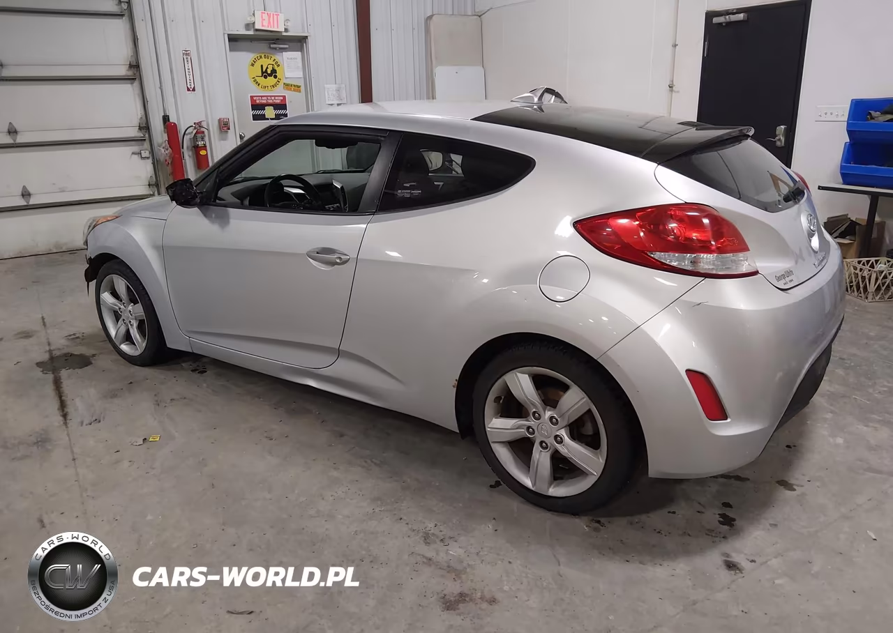 2014 Hyundai Veloster Base W-Black VIN:KMHTC6AD0EU200266 - 3