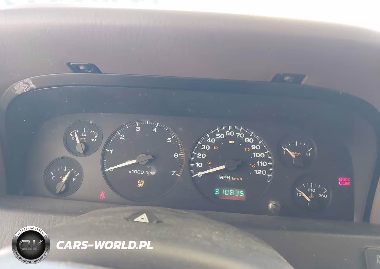 2004 Jeep Grand Cherokee Laredo VIN:1J4GW48SX4C352379 - 7