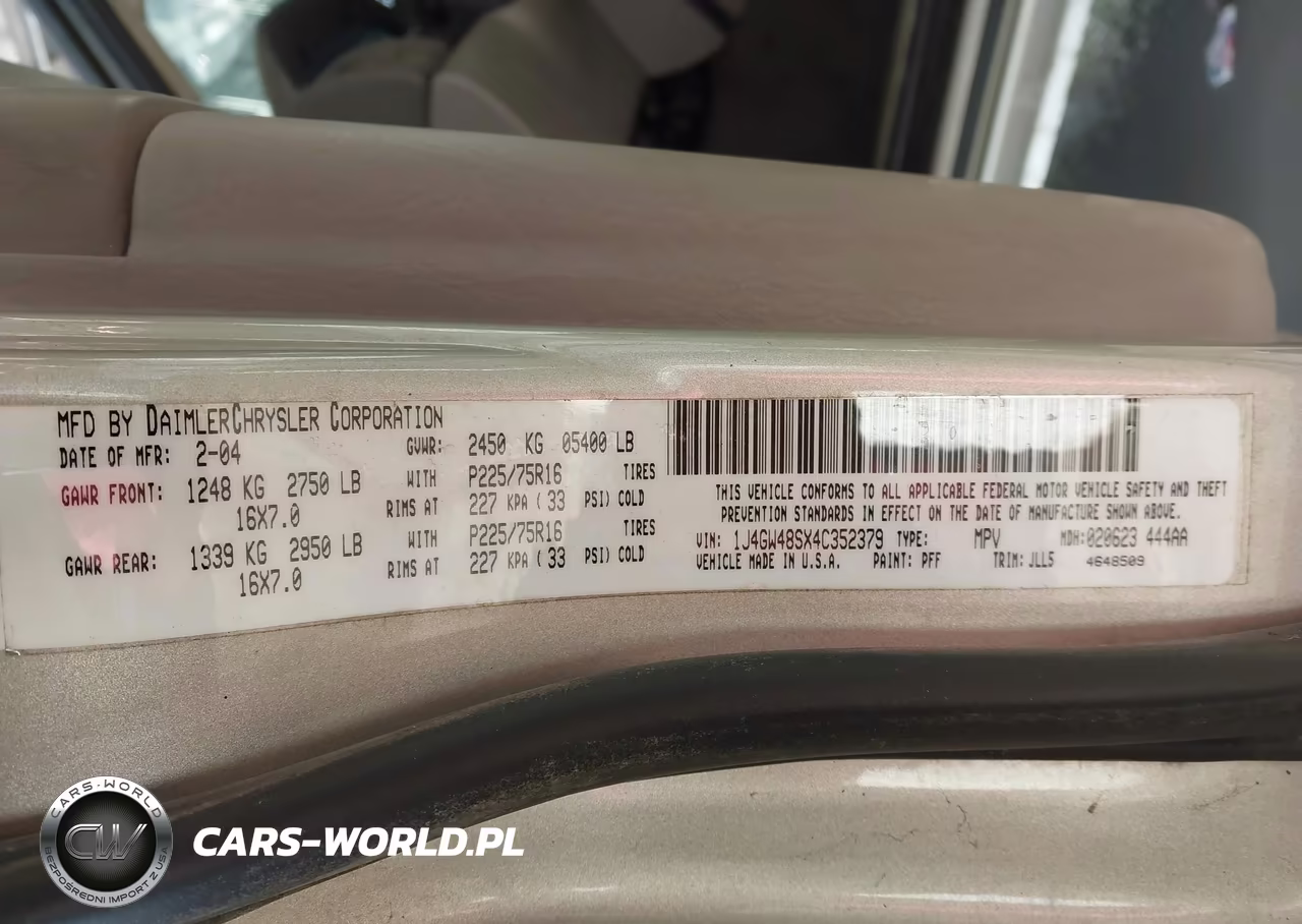 2004 Jeep Grand Cherokee Laredo VIN:1J4GW48SX4C352379 - 9
