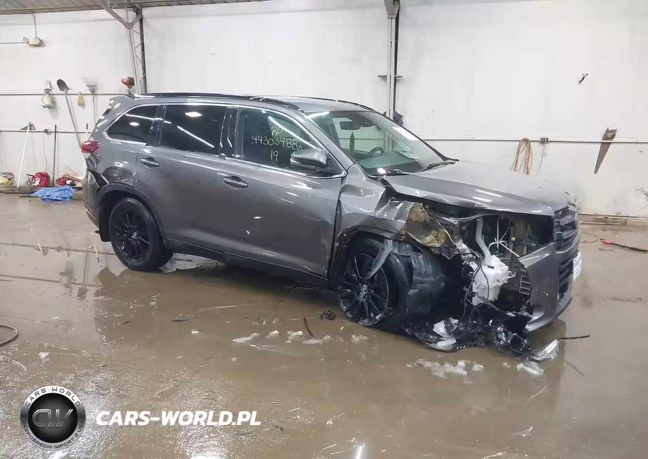 2019 Toyota Highlander Se